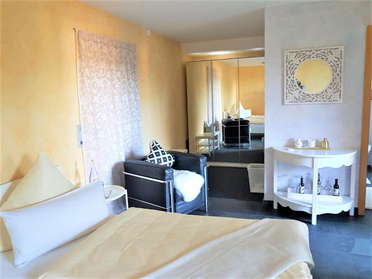 Gaestezimmer Hortensie Weil der Stadt Luaran gambar